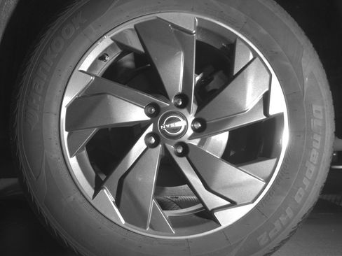 Used 2025 Nissan Rogue SV image 14