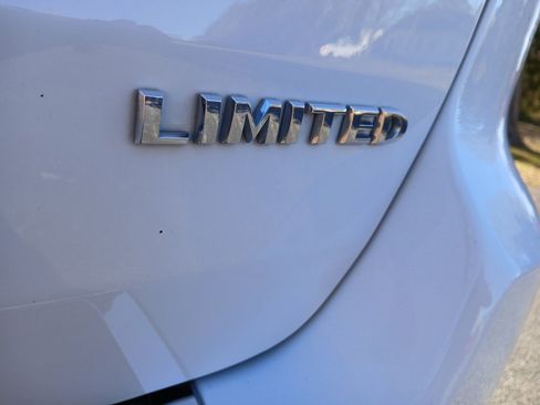 Certified 2022 Jeep Grand Cherokee Limited w/ Trailer Tow Group IV image 35