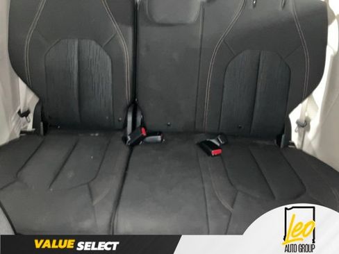 Used 2017 Chrysler Pacifica Touring FWD image 19
