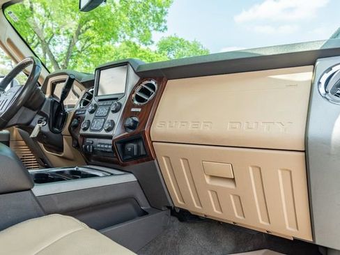 Used 2014 Ford F250 Lariat w/ Lariat Ultimate Package AWD/4WD image 47