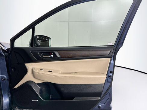 Used 2017 Subaru Outback 2.5i Limited image 34