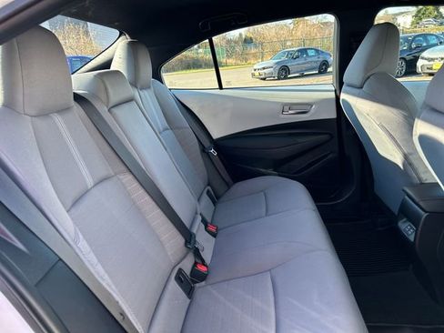 Used 2025 Toyota Corolla SE image 12