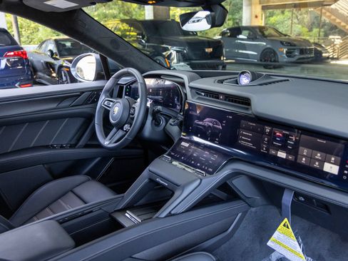 New 2026 Porsche Cayenne Turbo AWD/4WD image 63