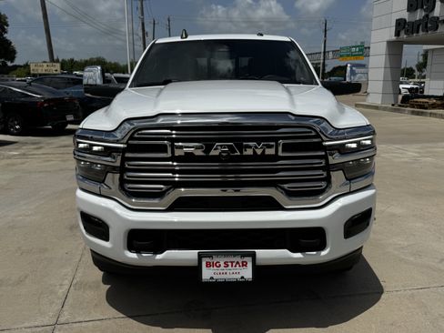 Used 2025 RAM 2500 Laramie AWD/4WD image 3