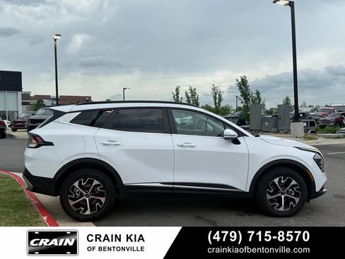 Certified 2025 Kia Sportage EX w/ Premium Package AWD/4WD image 9
