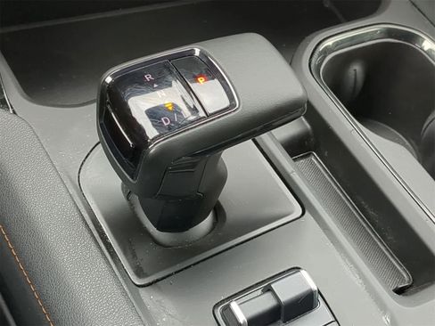 Used 2024 GMC Sierra 1500 AT4 w/ Technology Package image 36