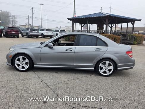 Used 2011 Mercedes-Benz C 300 Sedan image 4