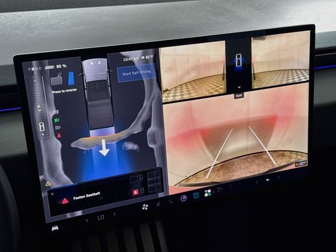 Used 2024 Tesla Cybertruck AWD Crew Cab image 3