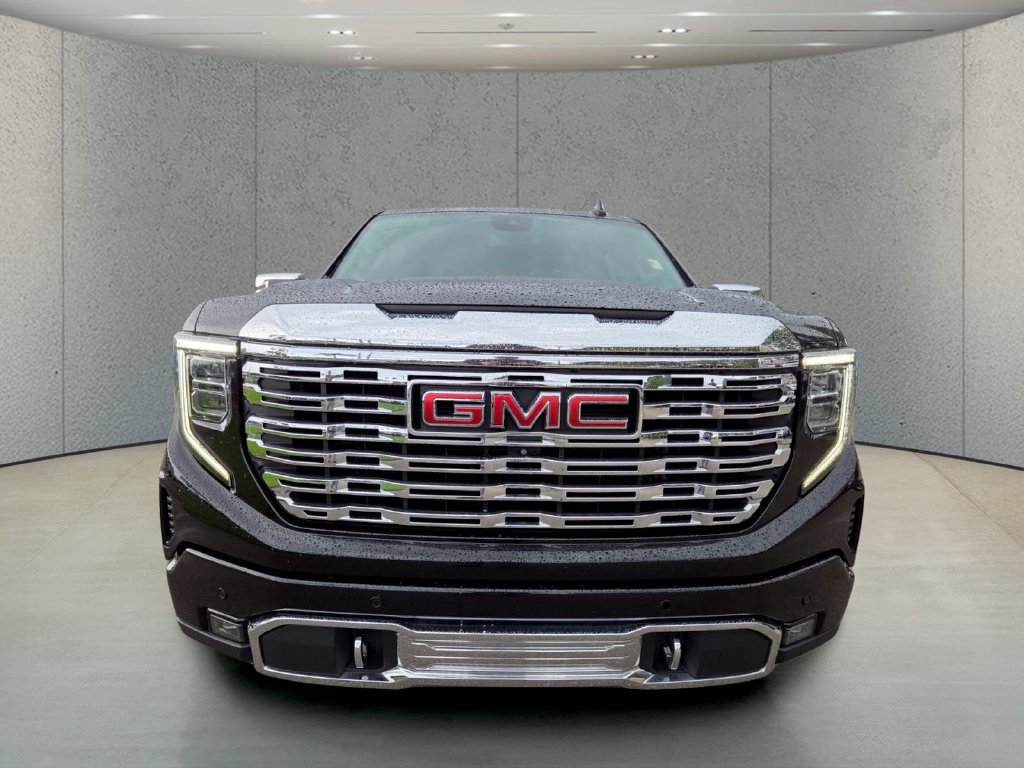 Used 2023 GMC Sierra 1500 Denali w/ Denali Carbonpro Edition AWD/4WD image 12