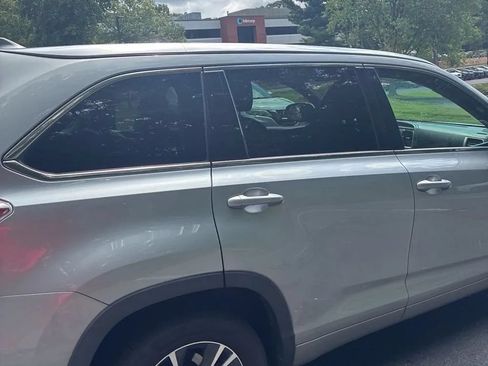 Used 2016 Toyota Highlander XLE AWD/4WD image 9