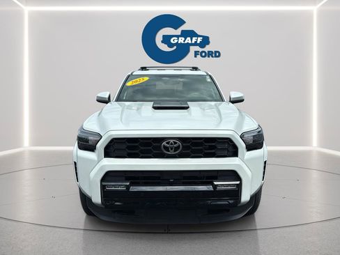 Used 2025 Toyota 4Runner TRD Sport AWD/4WD image 3