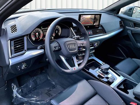 Certified 2025 Audi Q5 2.0T Premium Plus w/ Premium Plus Package image 17