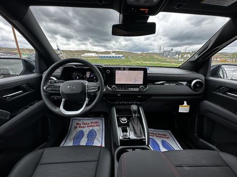 New 2025 Chevrolet Colorado Z71 w/ Midnight Edition image 16