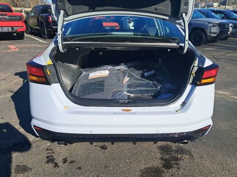 New 2025 Nissan Altima 2.5 SR w/ SR Premium Package image 24