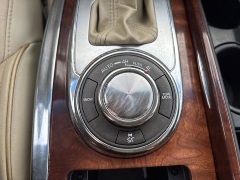 Used 2016 INFINITI QX80 4WD w/ Deluxe Technology Package image 21