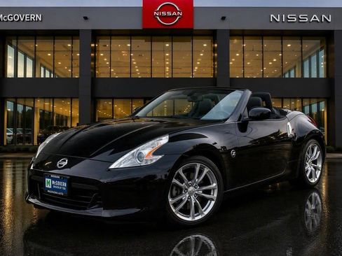 Used 2010 Nissan 370Z Touring RWD image 1