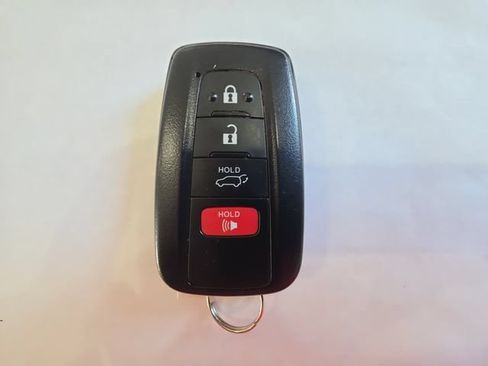 Used 2021 Toyota RAV4 Limited AWD/4WD image 32