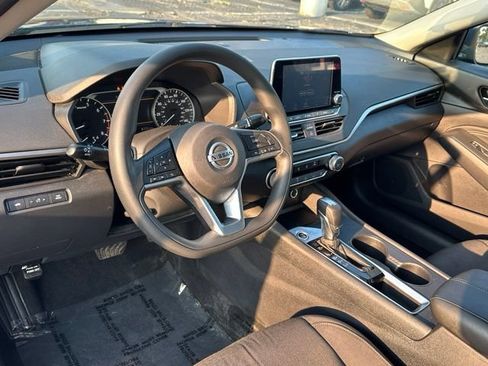 Used 2020 Nissan Altima 2.5 S FWD image 30