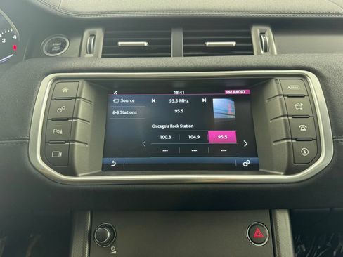 Used 2019 Land Rover Range Rover Evoque SE AWD/4WD image 22