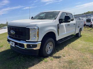 New 2026 Ford F250 XL w/ FX4 Off-Road Package AWD/4WD video 3