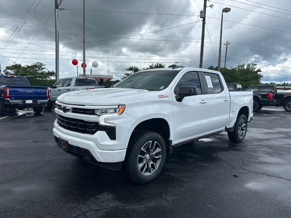 Used 2024 Chevrolet Silverado 1500 RST AWD/4WD image 3