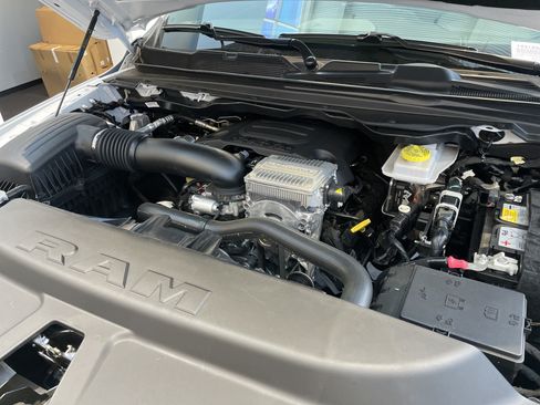 Used 2026 RAM 1500 Laramie AWD/4WD image 40