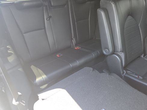 Used 2021 Toyota Highlander XLE FWD image 24
