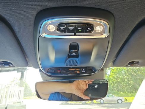 Used 2018 Volvo XC60 T8 Inscription AWD/4WD image 25