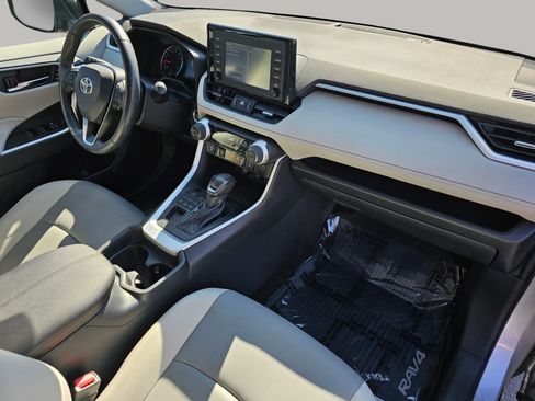 Used 2019 Toyota RAV4 XLE Premium image 26