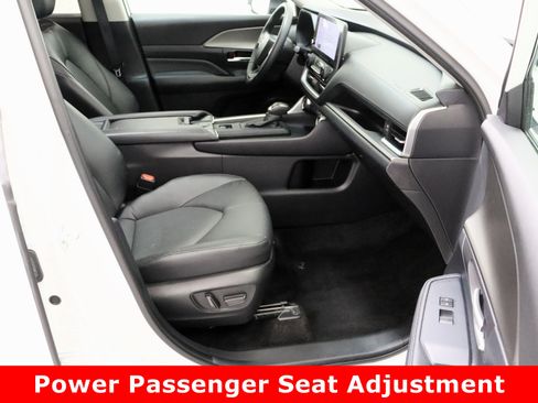 Certified 2025 Toyota Grand Highlander XLE image 41