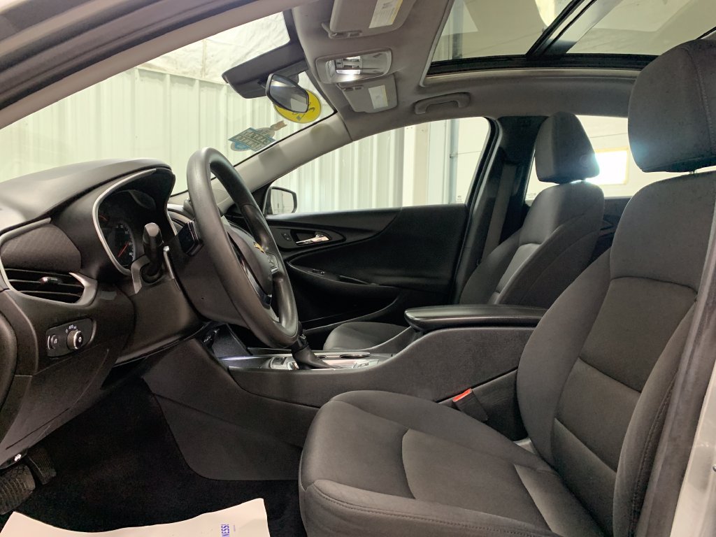 Used 2024 Chevrolet Malibu LT FWD image 3