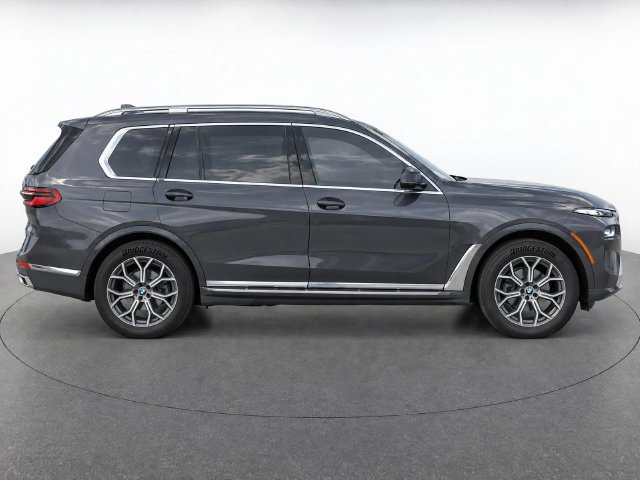 Used 2024 BMW X7 xDrive40i w/ Executive Package AWD/4WD image 3