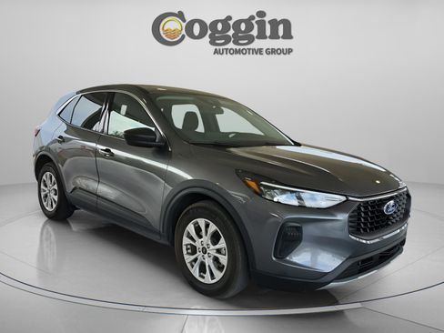 Used 2023 Ford Escape Active w/ Tech Pack #1 image 9