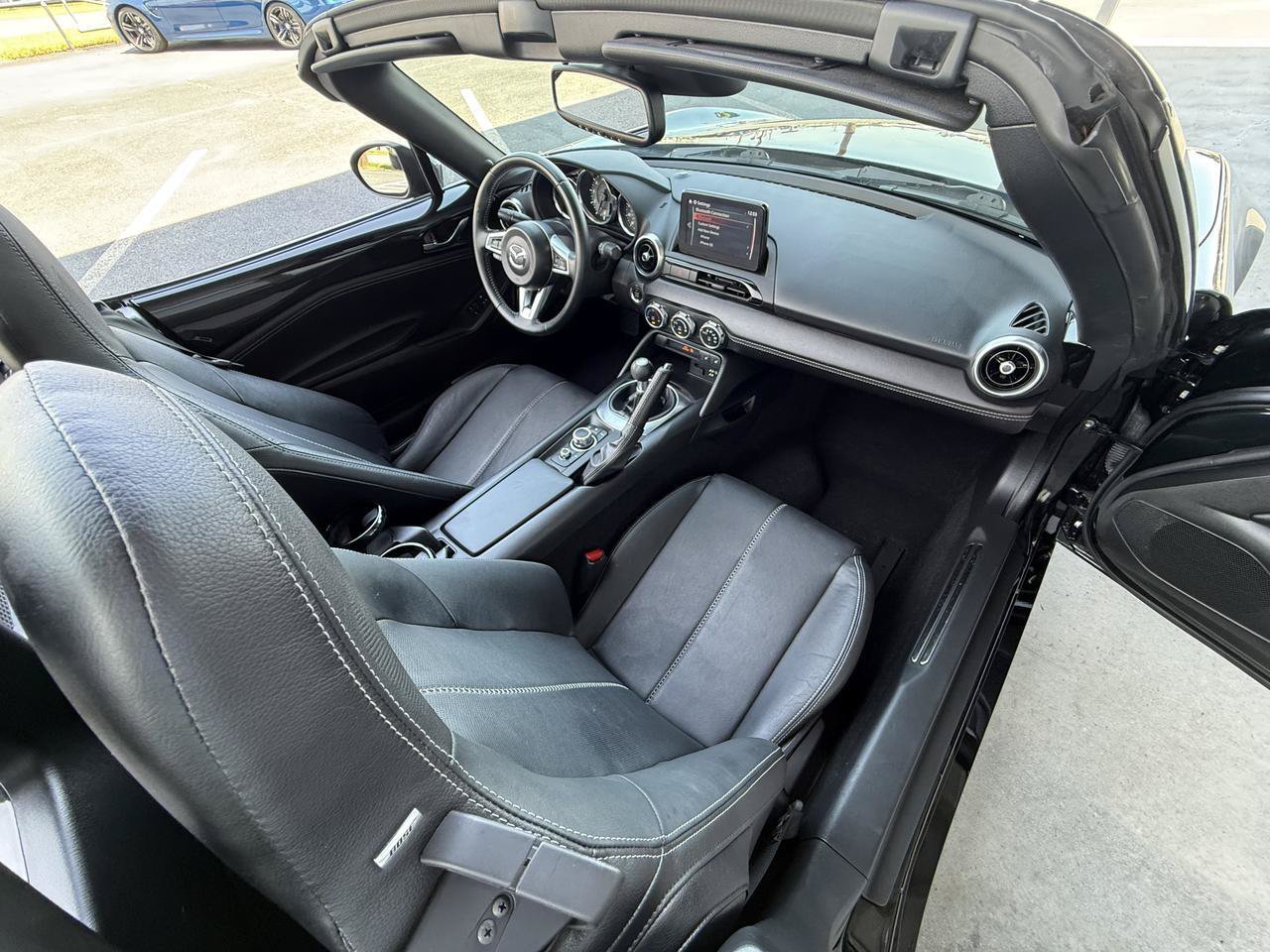 Used 2023 MAZDA MX-5 Miata Grand Touring w/ Weather Package RWD image 31