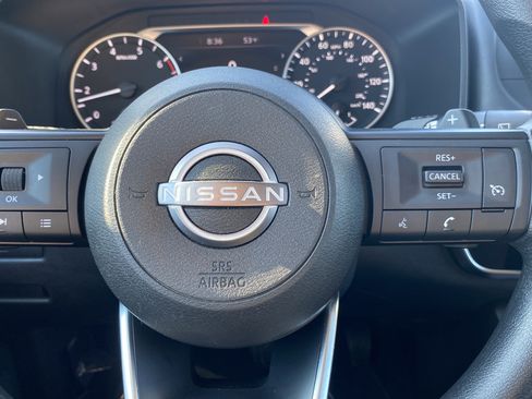 Used 2023 Nissan Rogue S FWD image 15