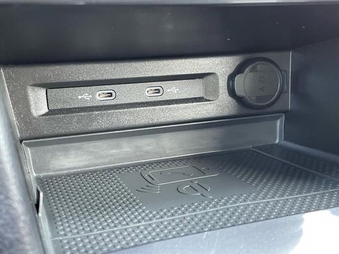 Used 2022 Volkswagen Tiguan SE image 16