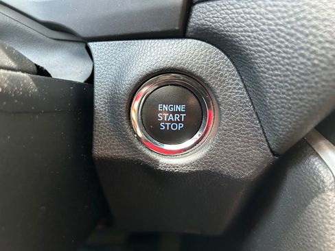 Used 2020 Toyota RAV4 XLE FWD image 28