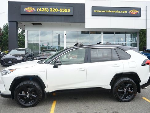 Used 2019 Toyota RAV4 XSE AWD/4WD image 2