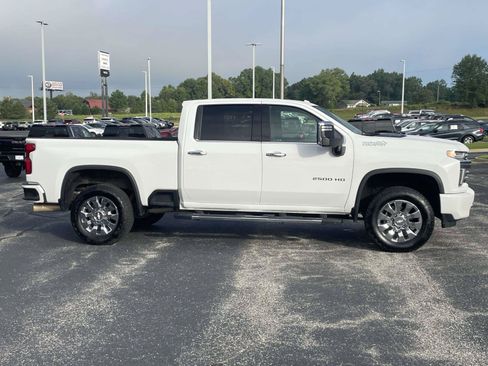 Used 2023 Chevrolet Silverado 2500 High Country w/ Technology Package AWD/4WD image 2