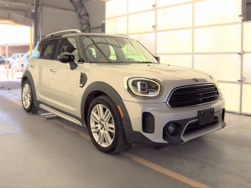 Used 2022 MINI Cooper Countryman FWD image 1