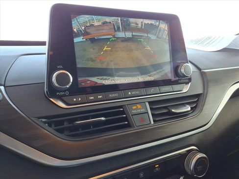 Used 2024 Nissan Altima 2.5 SV image 25