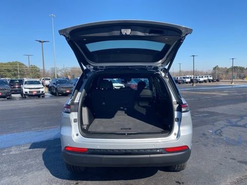 New 2025 Jeep Grand Cherokee Limited image 42