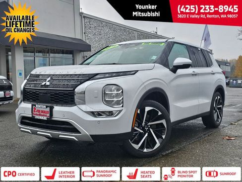 Used 2024 Mitsubishi Outlander SE image 1