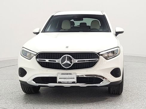 Used 2026 Mercedes-Benz GLC 300 image 2