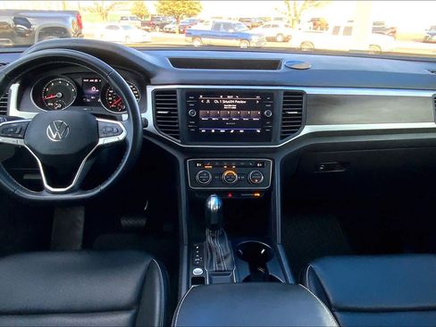 Used 2021 Volkswagen Atlas SE image 16
