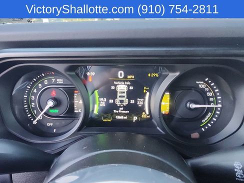 Used 2025 Jeep Wrangler Unlimited Sahara AWD/4WD image 9