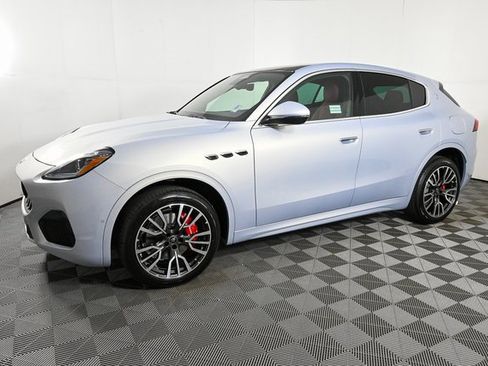 New 2025 Maserati Grecale GT image 6