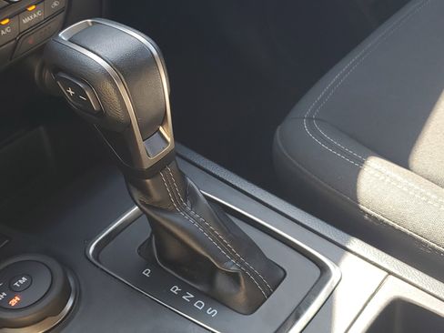 Used 2022 Ford Ranger XLT w/ Equipment Group 302A High image 8