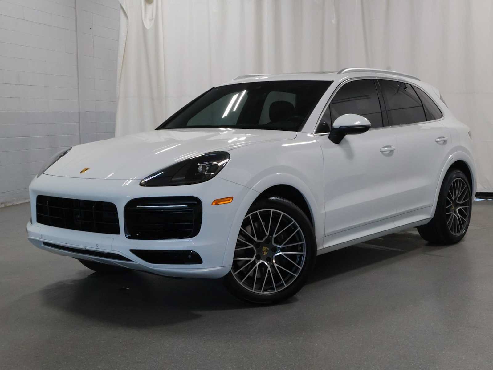 Used 2022 Porsche Cayenne AWD/4WD image 1