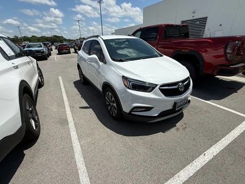 Used 2020 Buick Encore Essence FWD image 1